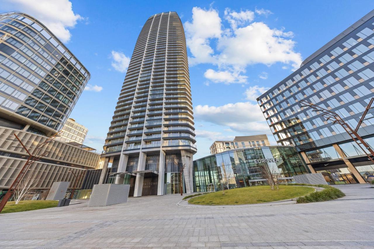 30th floor - City view from the heart of Bratislava EUROVEA - B&B