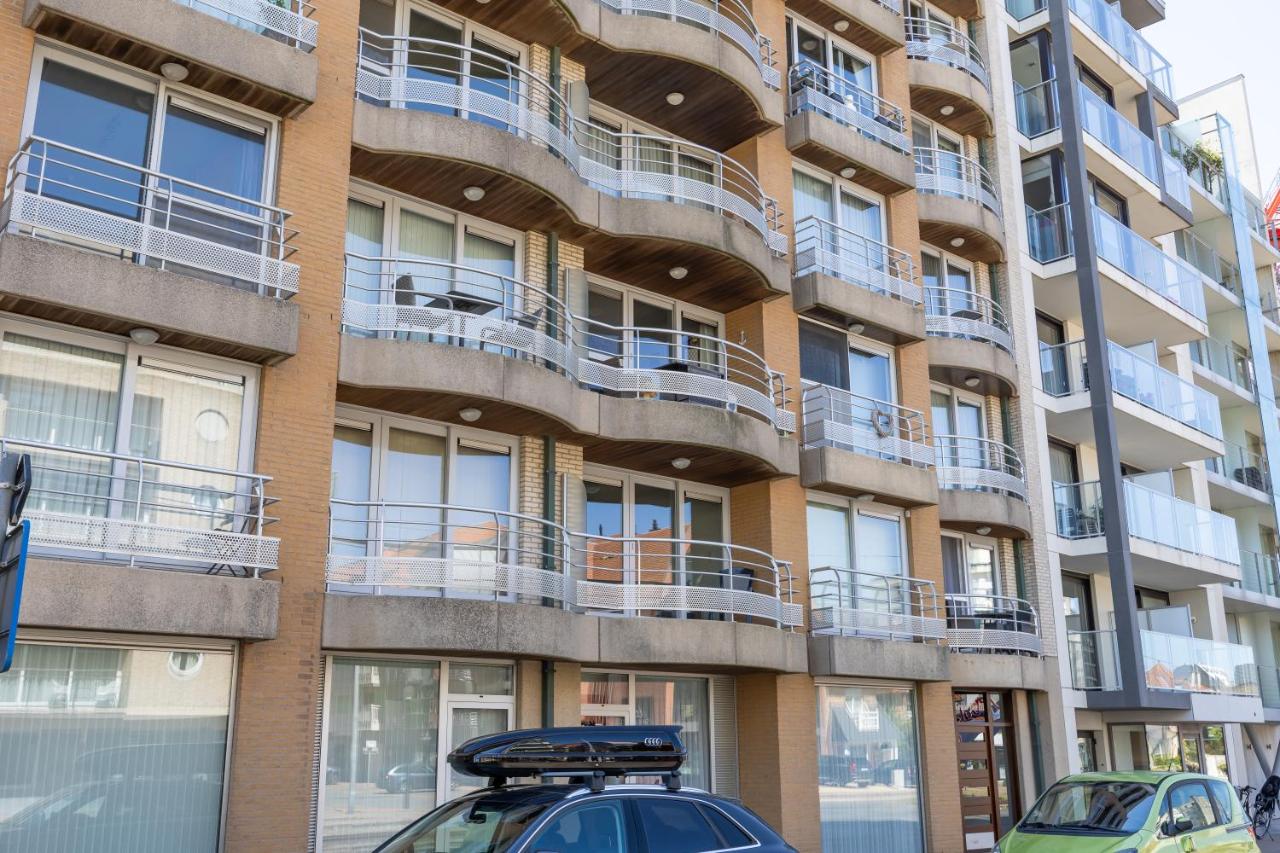 Volledig gerenoveerd 2 slaapkamer appartement in Westende-Bad, 250 m van het strand - B&B