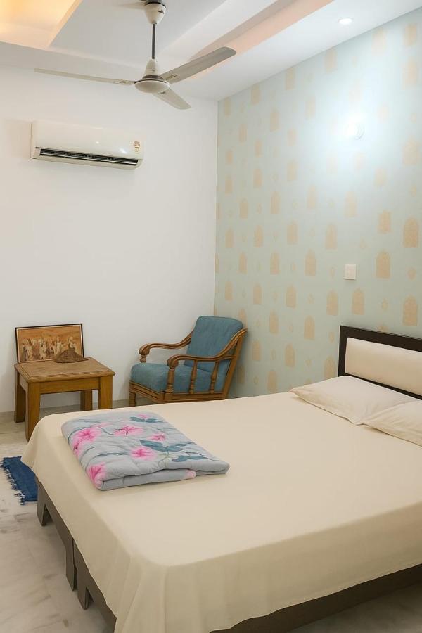 Curry garam cafe & Dhabha - B&B