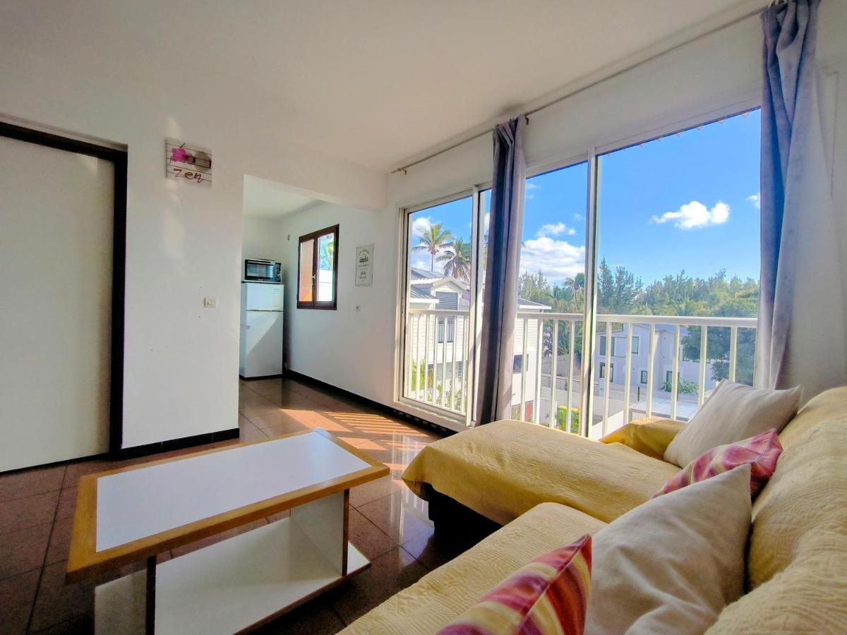 One-Bedroom Apartment with View