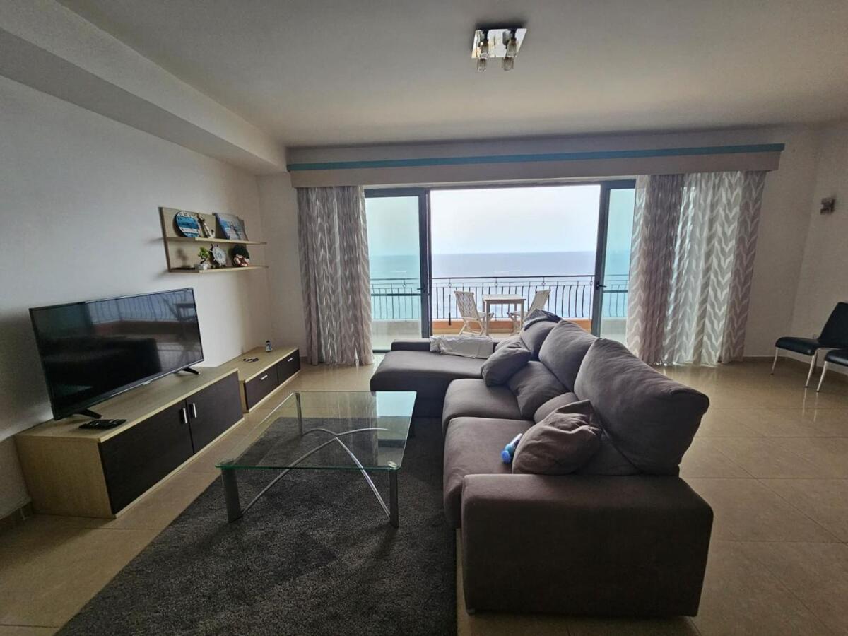 Front Sea View 3 bdr Huge Apartment Sliema parking - S-5 - B&B