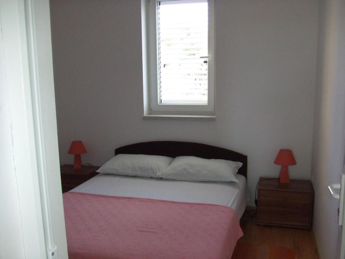 Apartamento de 2 dormitorios con balcón