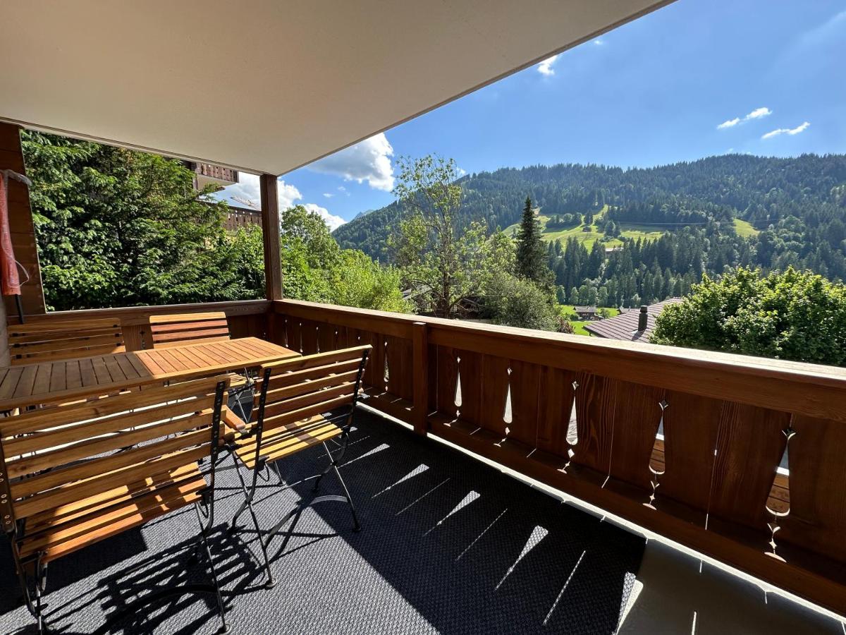 Gstaad Central and View - B&B