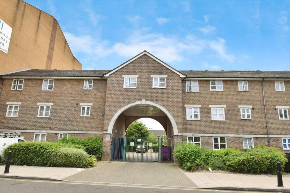 Free Parking Evenings & Wknds Canary Wharf , O2 - B&B Londres