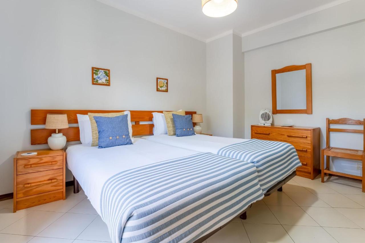 2 BDR Flat With Pool in Vilamoura by LovelyStay