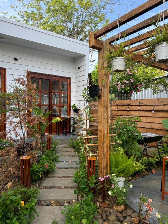 B Leaf homestay - B&B Kon Rung