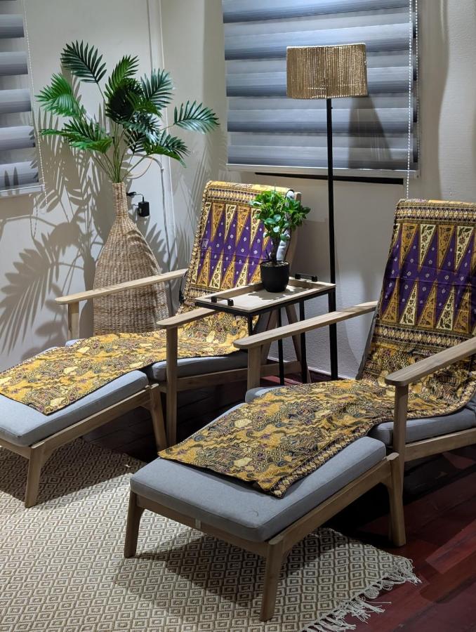 Authentic Bruynzeel home - B&B Paramaribo