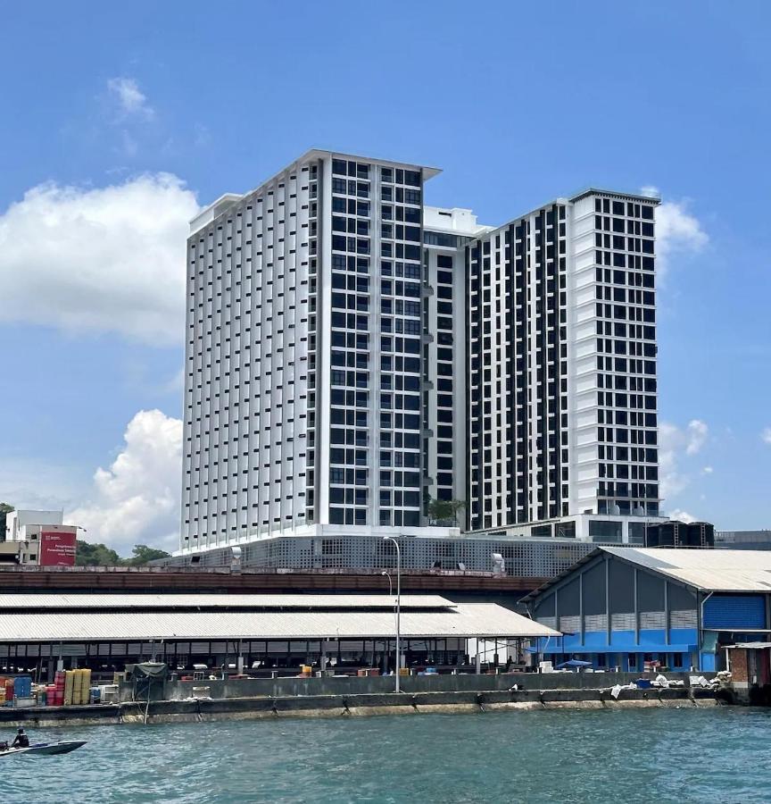 Holiday Suites Seaview at The Shore Kota Kinabalu - Chambres d’hôtes Kota Kinabalu