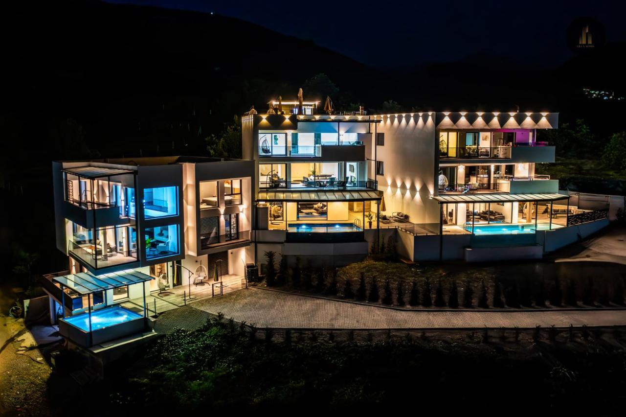 Villa Alpha Familiare - Bed and Breakfast Prizren