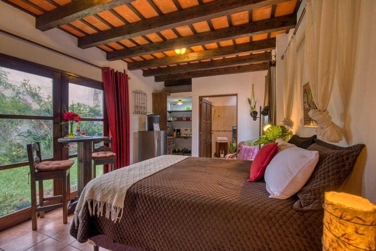 Private Studio with Kitchenette & parking - B&B
