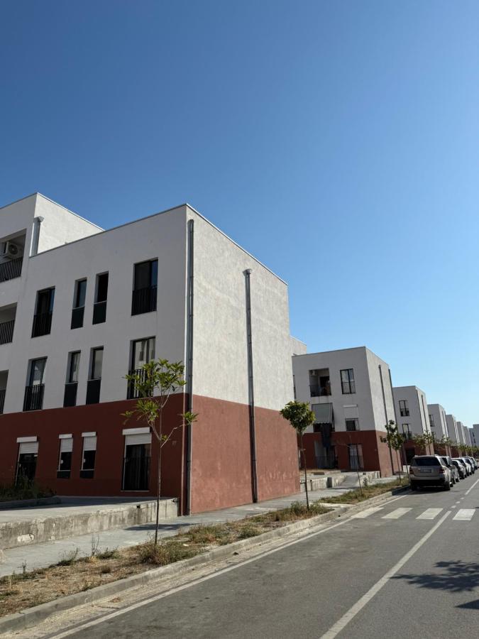 Nene Tereza Airport Apartment - B&B Valias