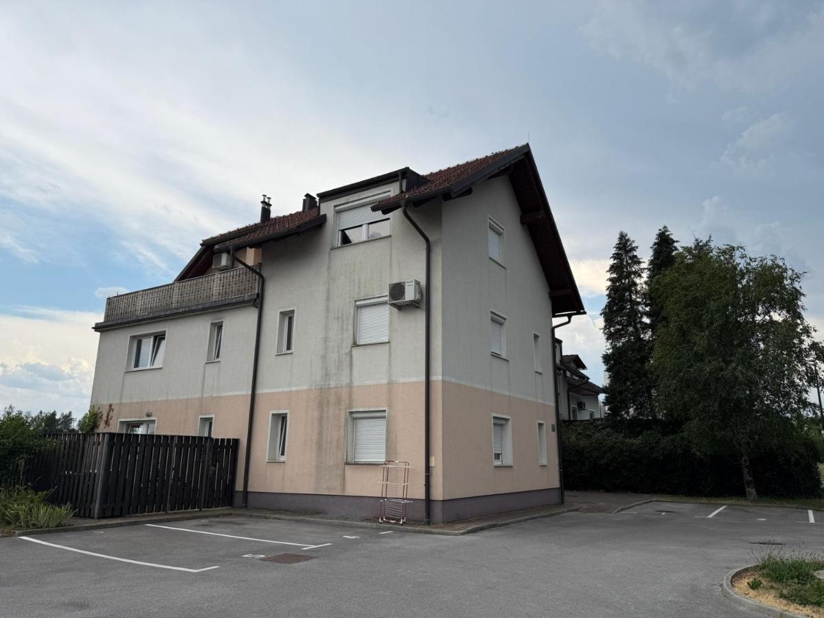 Andro's modern studio apartment - B&B Lubiana