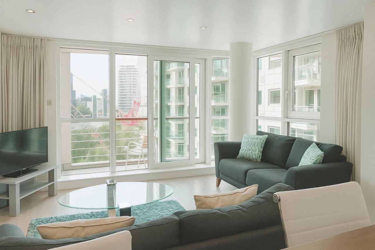 Deluxe One-Bedroom Apartment