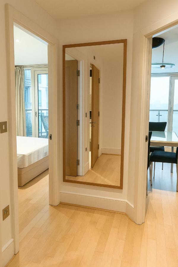 Deluxe One-Bedroom Apartment