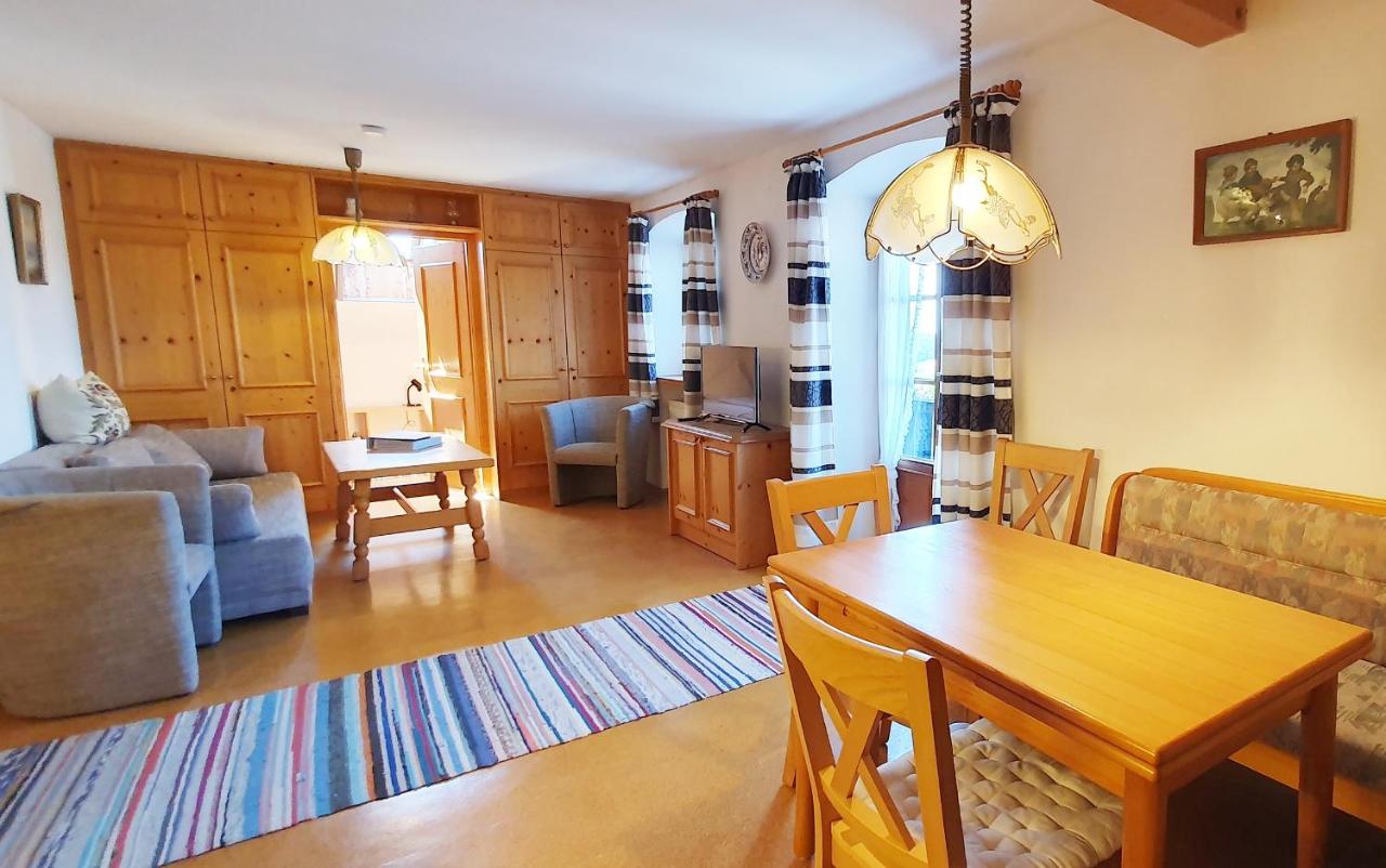 Apartment mit 2 Schlafzimmern und Balkon