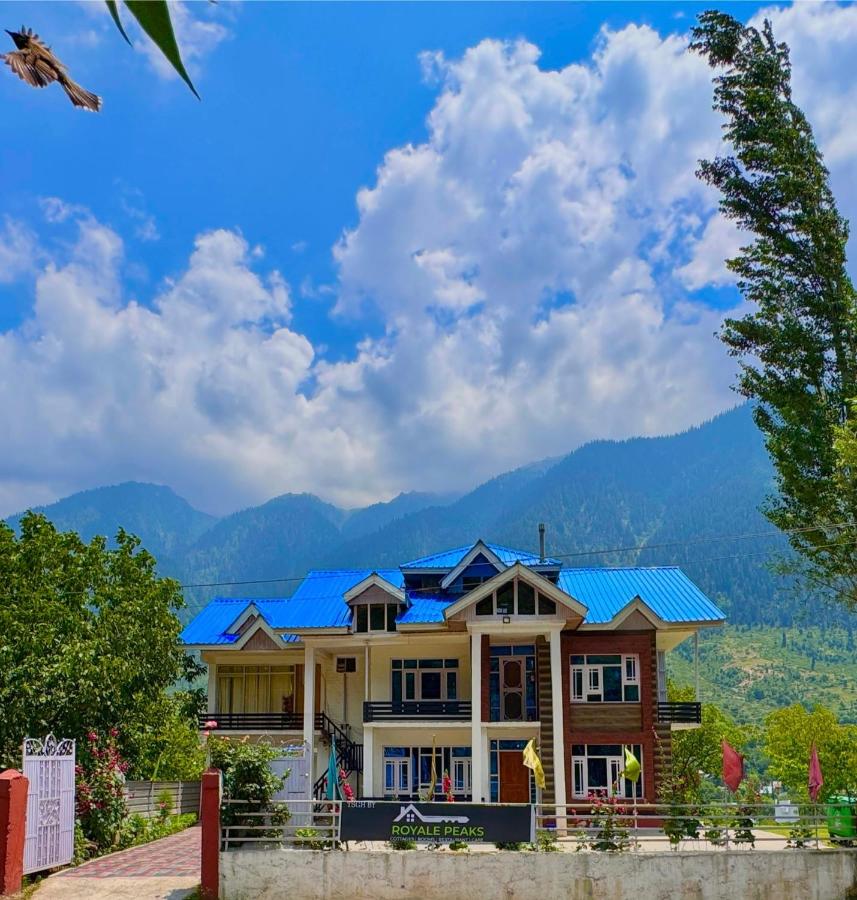 ROYALE PEAKS Sonamarg rd - B&B