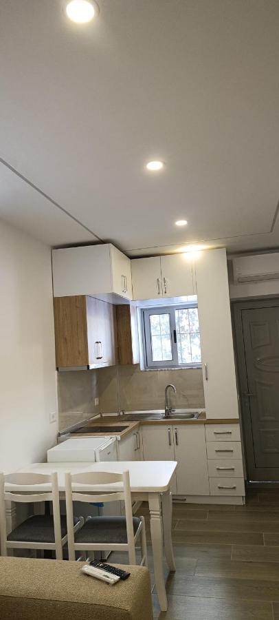 The twins nr12 - B&B Durrës