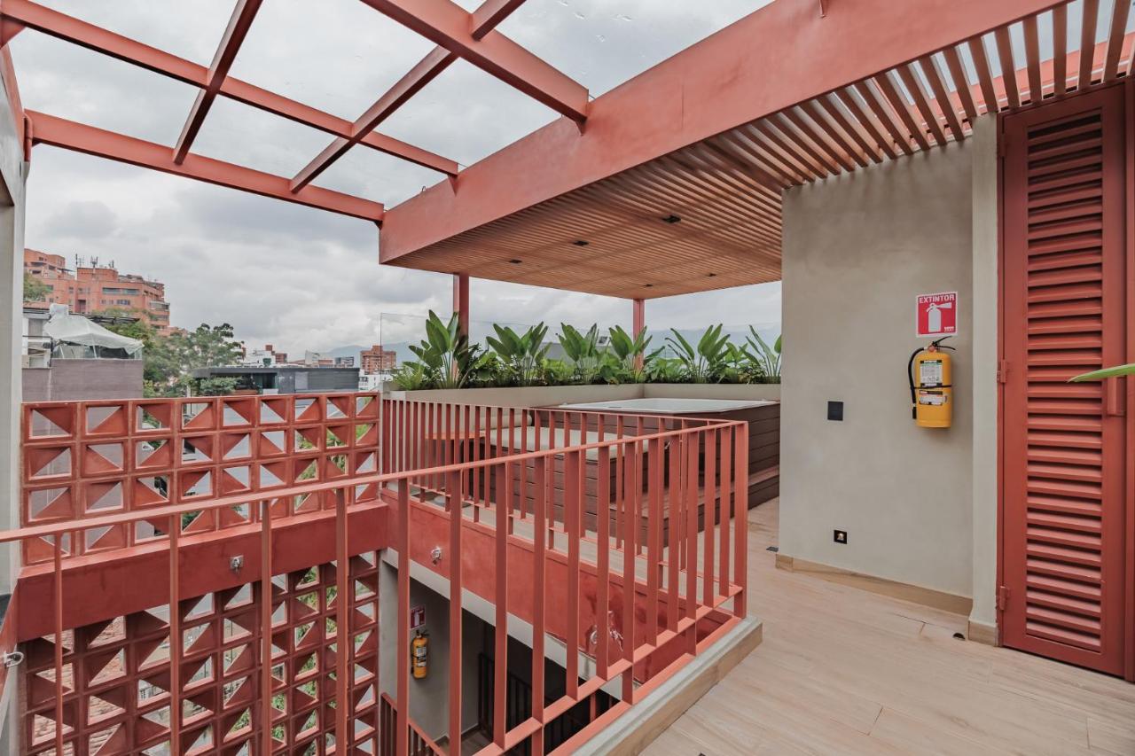 Four-Bedroom Deluxe Apartment