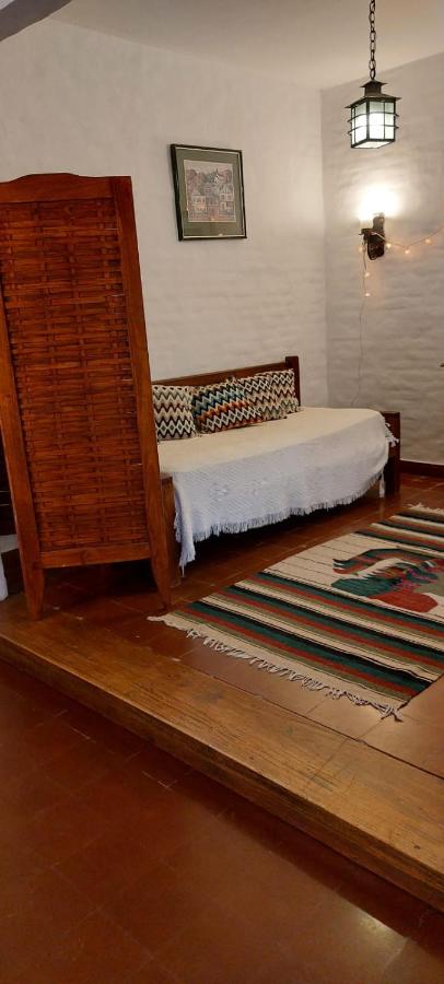 LA ARAUCARIA, Casa de Campo - B&B Trenque Lauquen