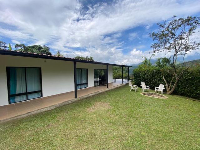 Te imaginas desconectarte en una finca PRIVADA y EXCLUSIVA, Sasaima es tu destino - Chambres d’hôtes Sasaima