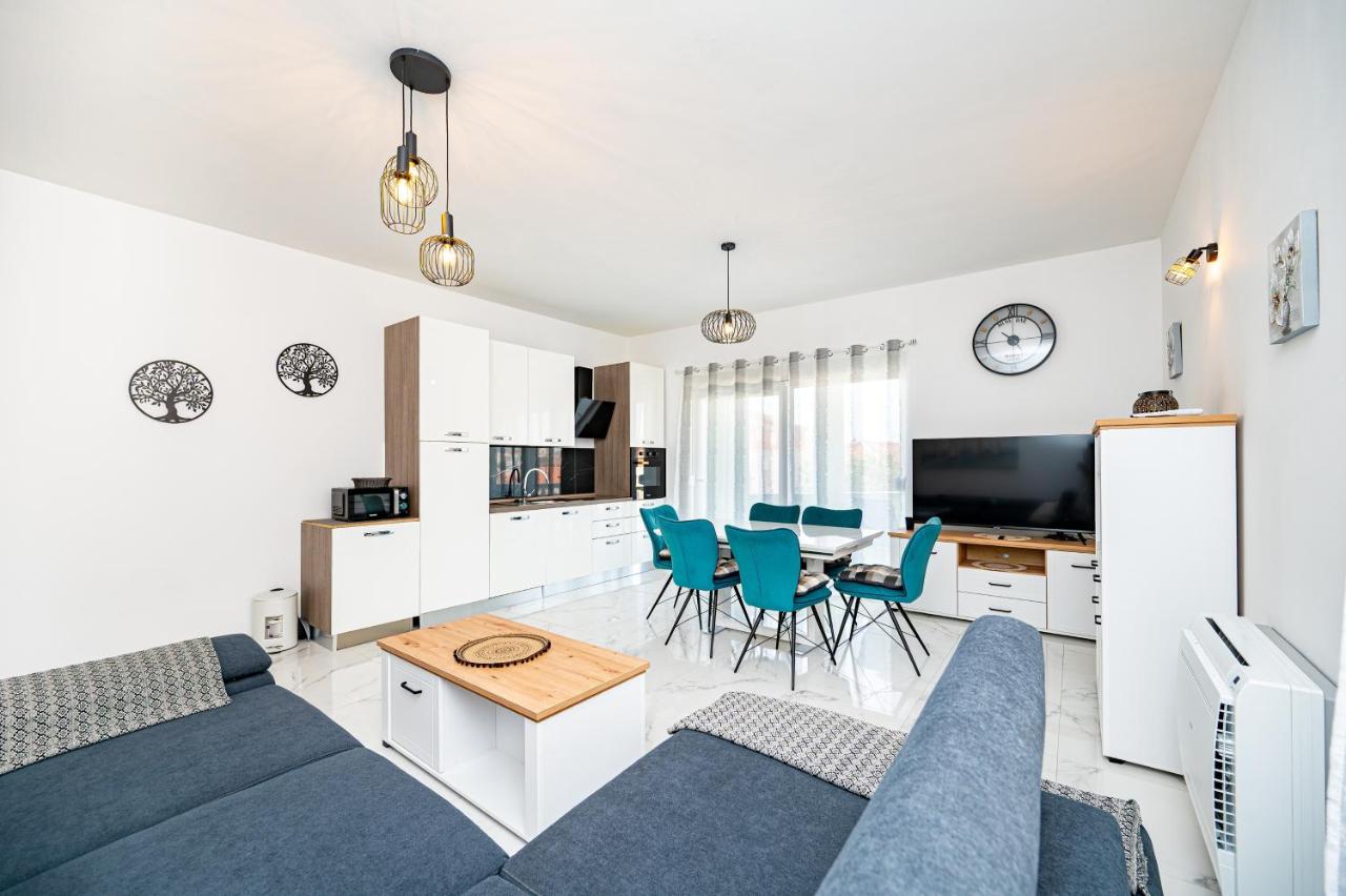 Apartamento de 2 dormitorios con balcón