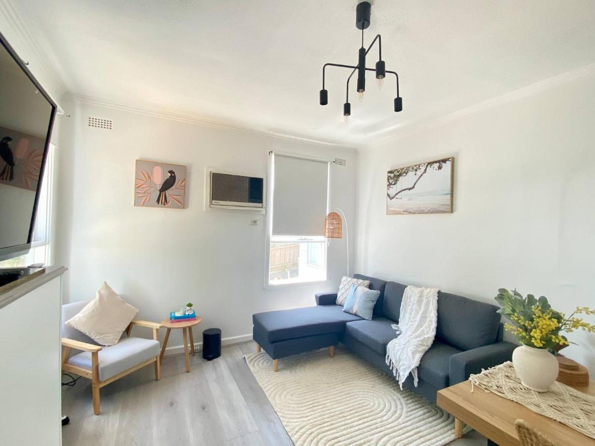 Scenic 3BR Stay | Mountain Views & Peaceful Vibes - B&B Morwell