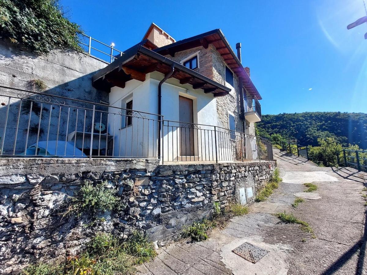 The quiet yellow house - B&B Pornassio