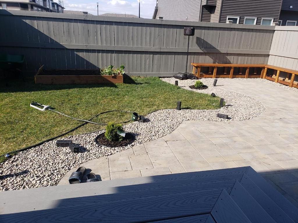 Spacious 4 bedroom & Den with semi-enclosed patio & Central AC & Gym & Game room - B&B Edmonton