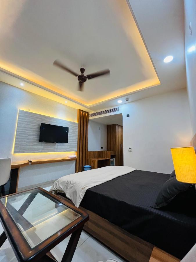 Deluxe King Studio