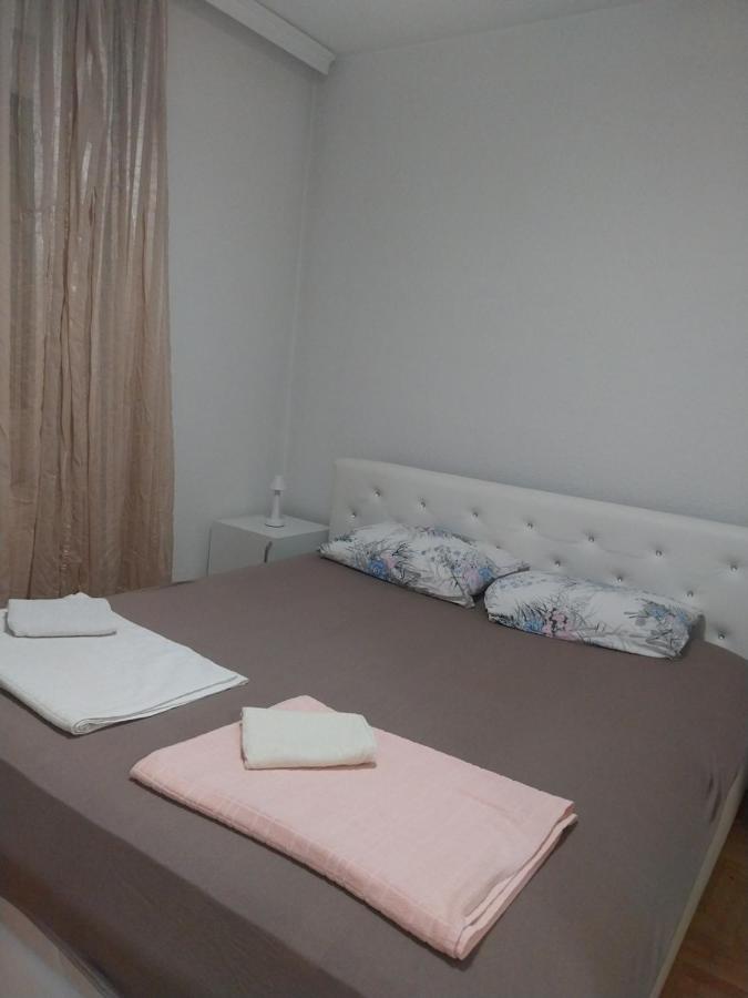 Eli Apartments - B&B Ocrida