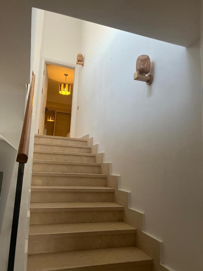 Exclusive 3BR Duplex With Private Rooftop in Ein Bay - Bed and Breakfast Al ‘Ayn as Sukhnah