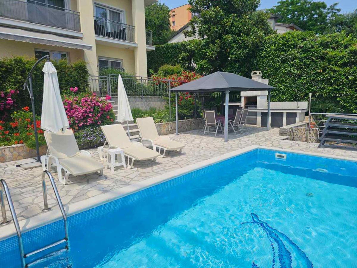 Apartment near Opatija Port in Volosca - B&B Abbazia