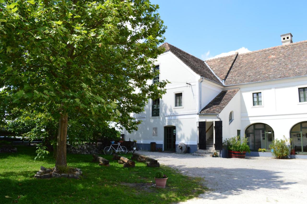 Edvy Malom Fogadó Barokk Udvarház - B&B