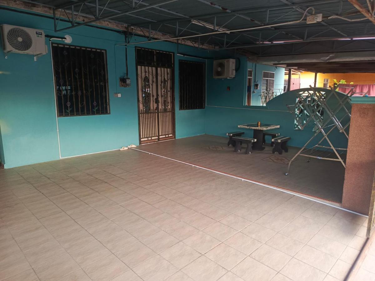 AA Homestay - B&B Pengkalan Chepa