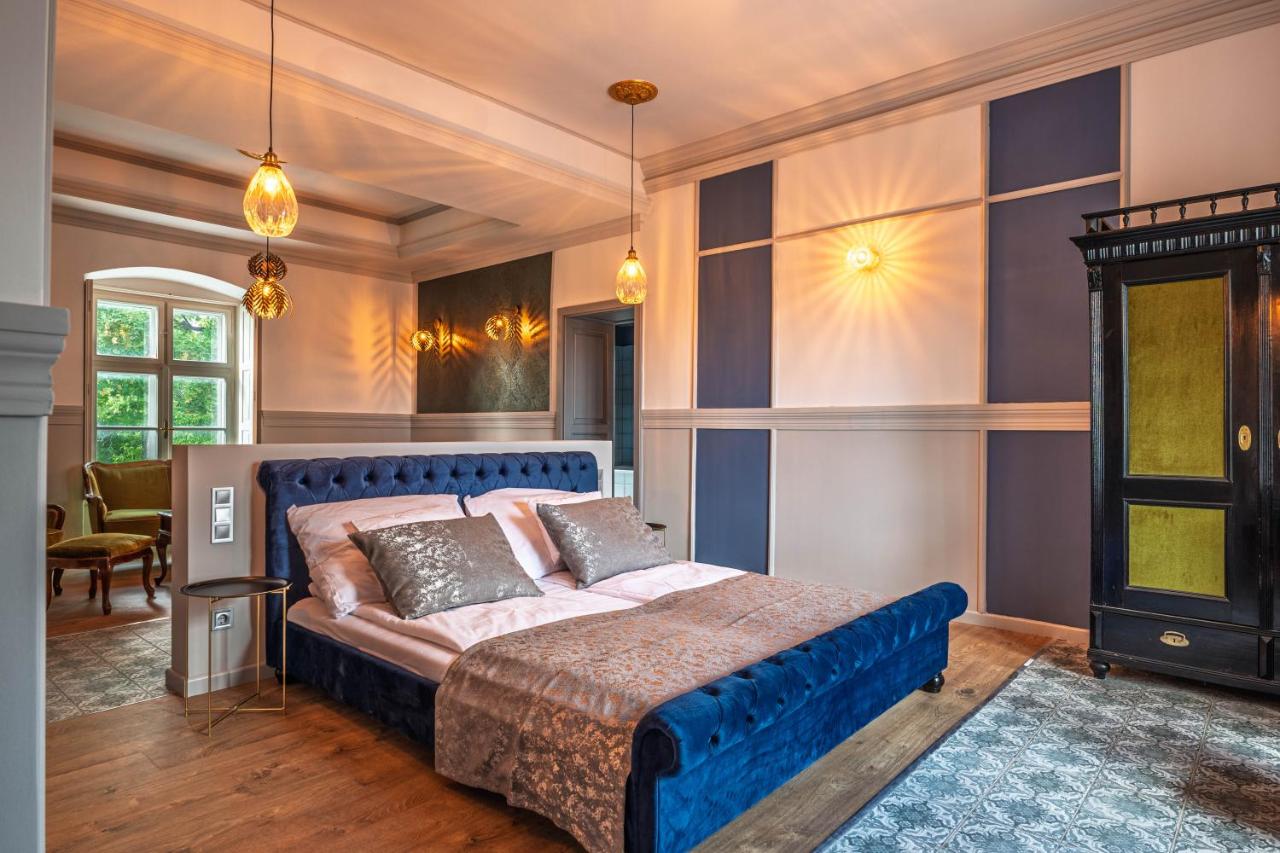 Deluxe King Suite