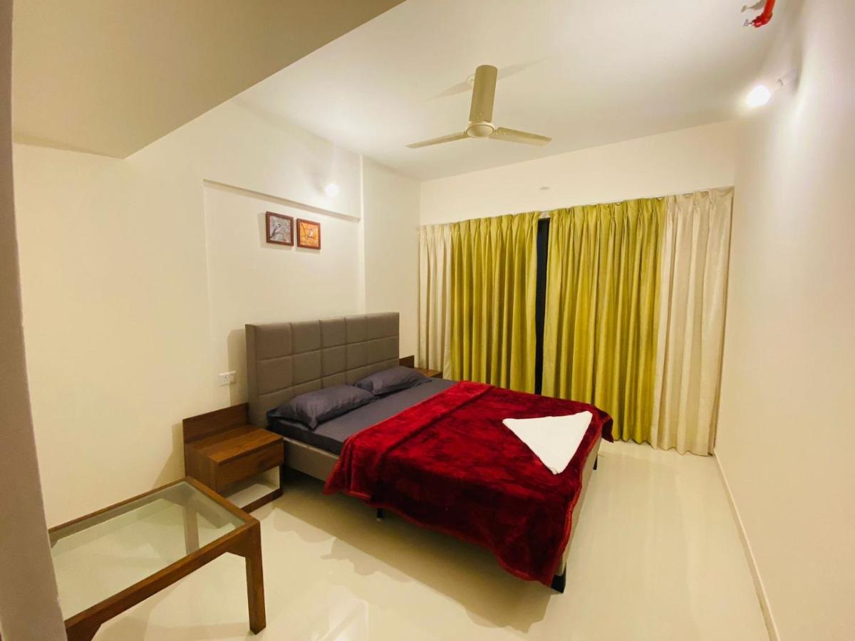 Royal Nest - Just 1 Km from Airport - B&B