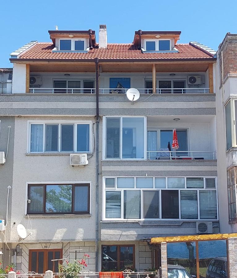 Стаи за гости WEST - Chambres d’hôtes Pomorié