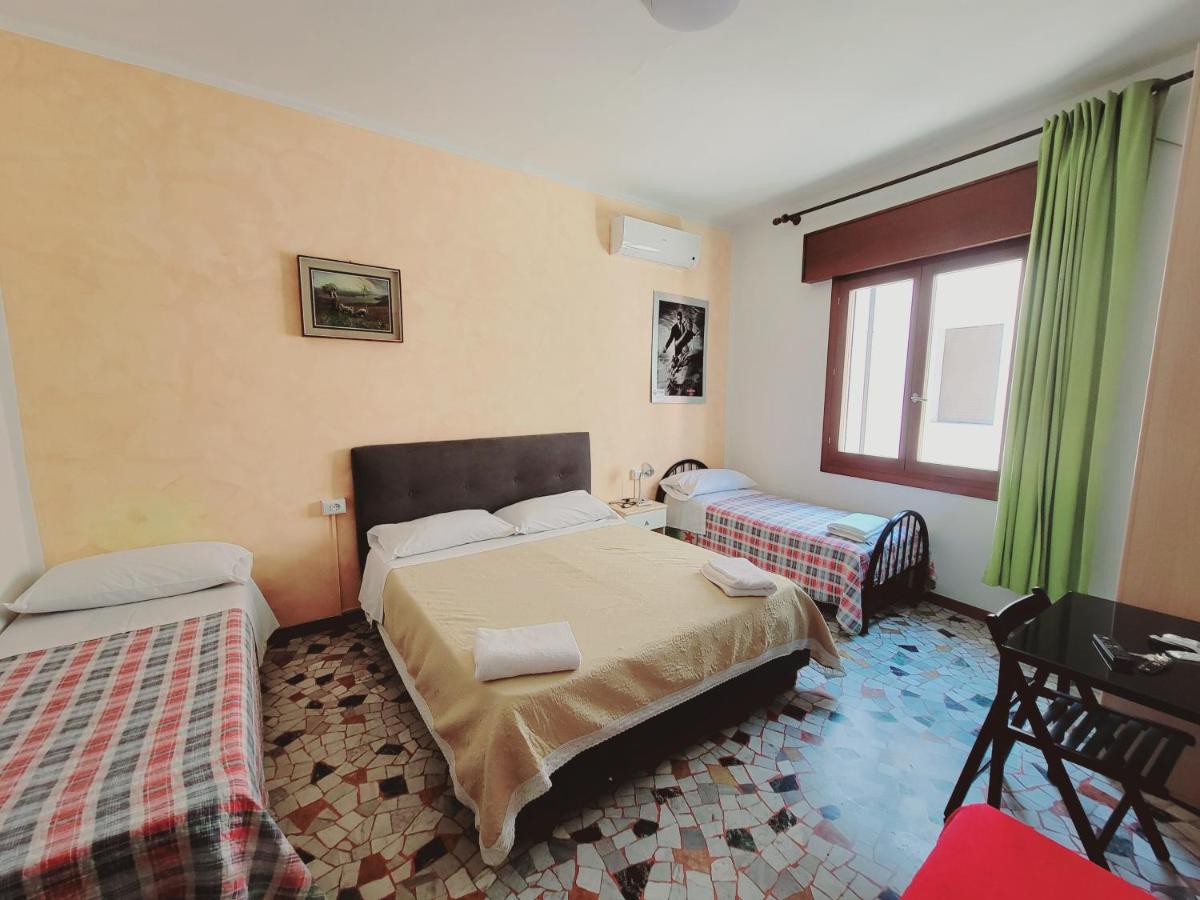 Quadruple Room with Private External Bathroom