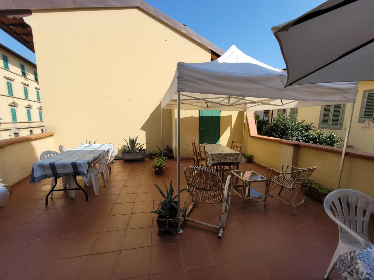 Ampia camera vicina al centro - B&B Florence