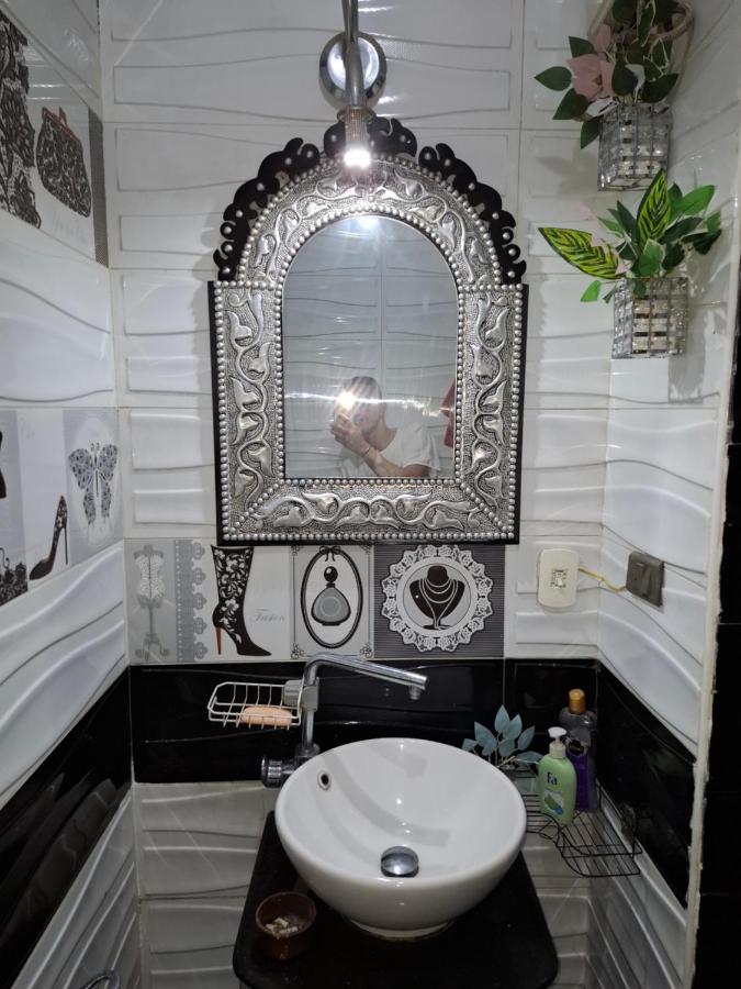 Sea view غرفه داخل شقه بحمام خاص امام الغرفه - B&B Alexandria
