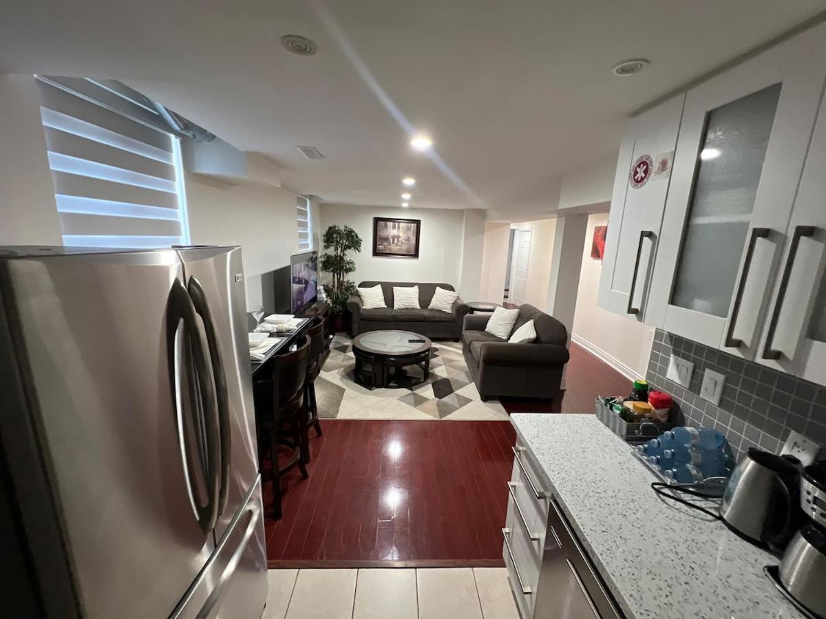 Cozy Two-Bedroom Luxury Suite near Toronto Airport - B&B Mississauga