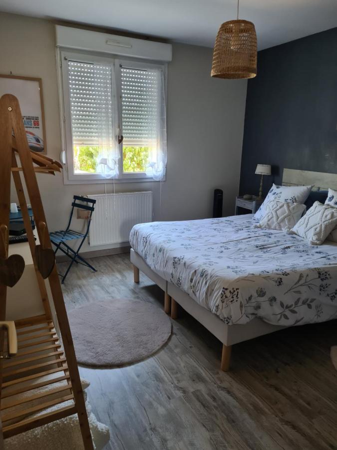 Chambre à 10 minutes du circuit des 24H du MANS et à 5 minutes sortie Autoroute A11 - B&B