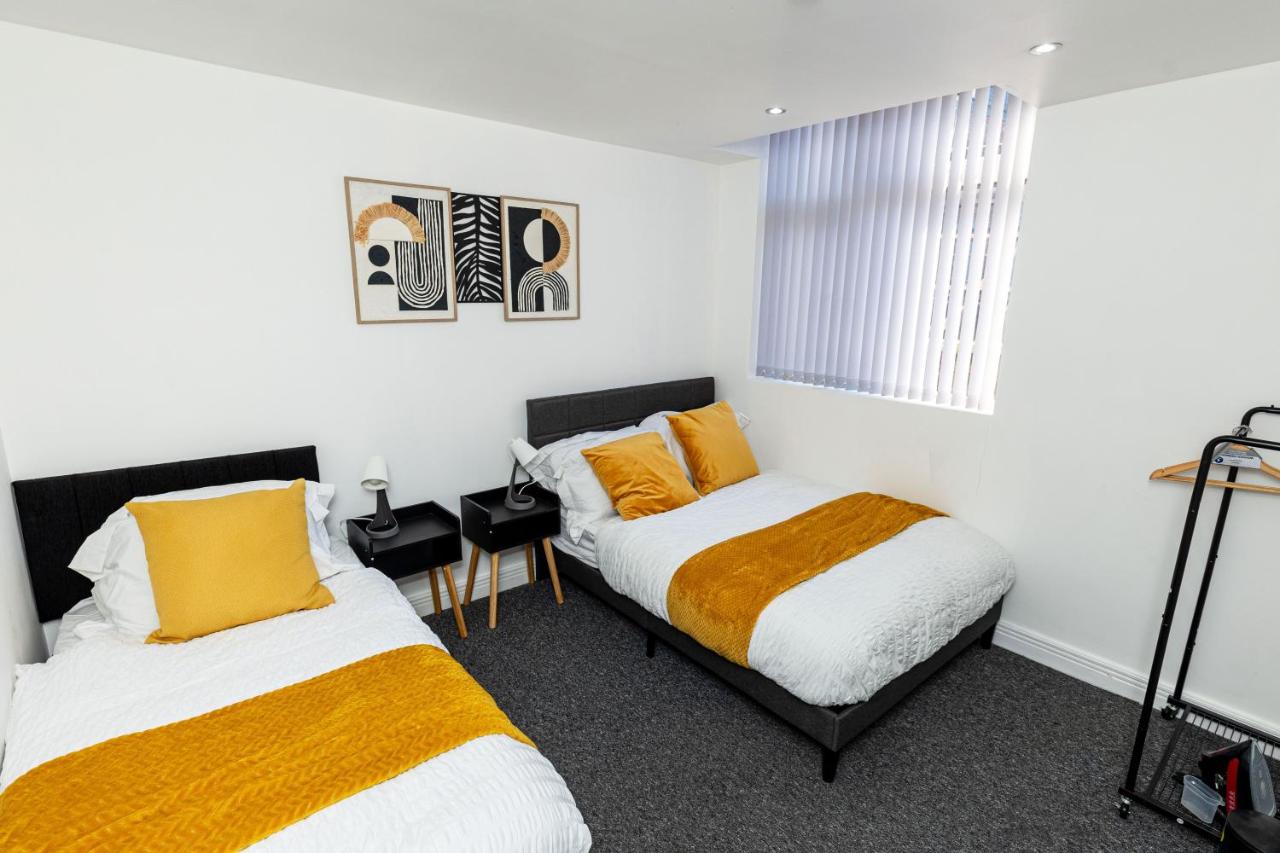 Xso City Centre Luxury Apartments,2 unit flat with Netflix,Sofa bed,Sleeps 6 each - Ferienwohnung Wolverhampton
