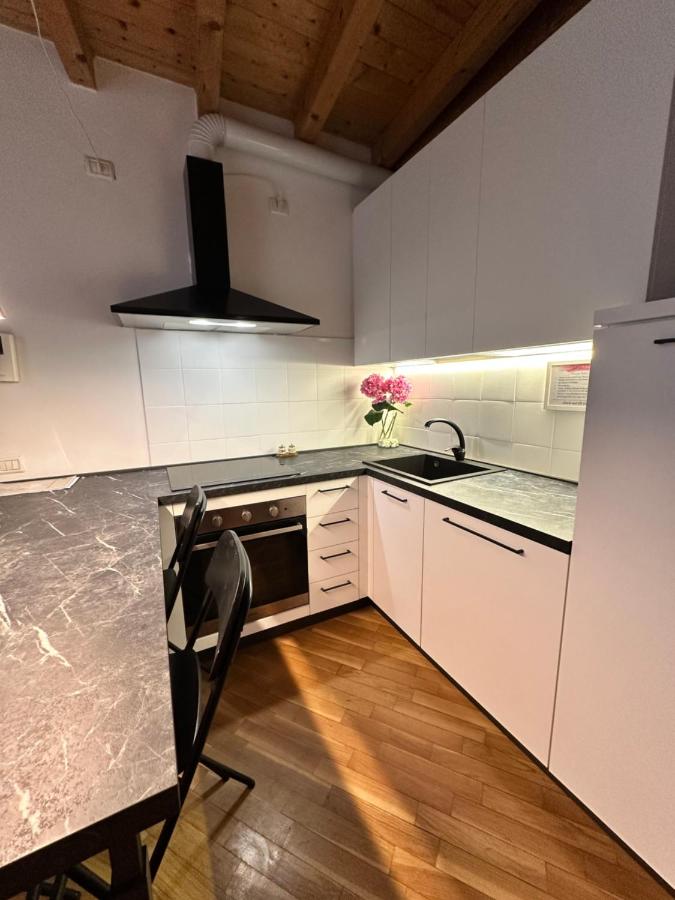 LB - Stella Apartment Center - Chambres d'hôtes Bergame