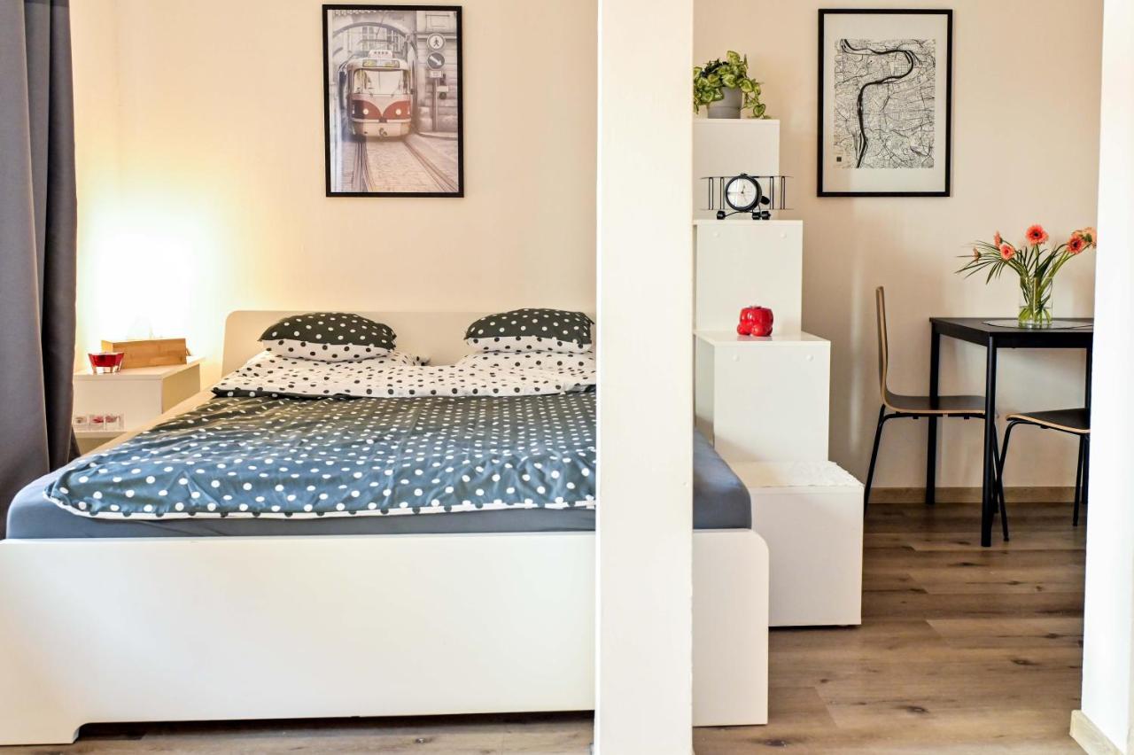 Modern apartment Krymská & Francouzská street - Chambres d’hôtes Prague