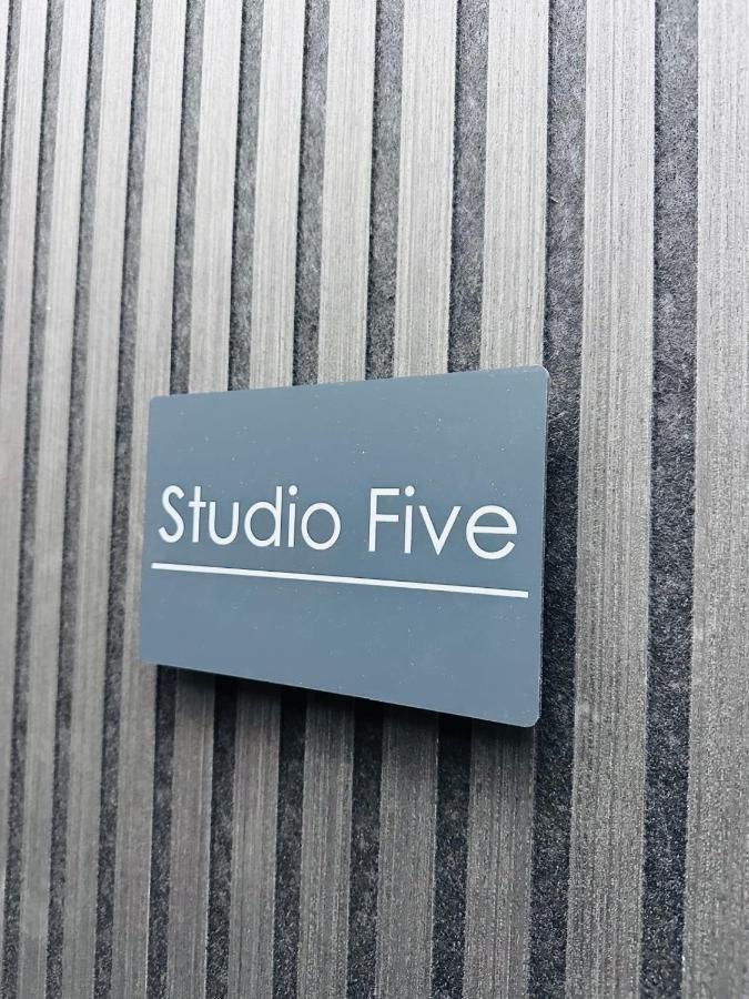 Yastayzzz at Studio 5 Bransford Rd - B&B