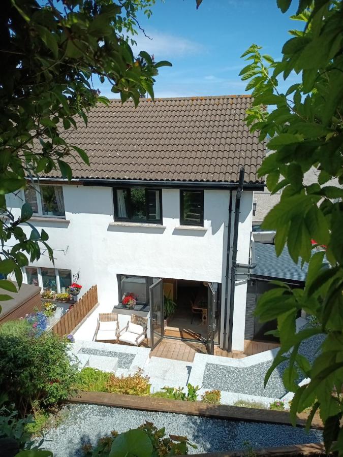 Cosy Coastal Escape with Seaview Terrace - B&B