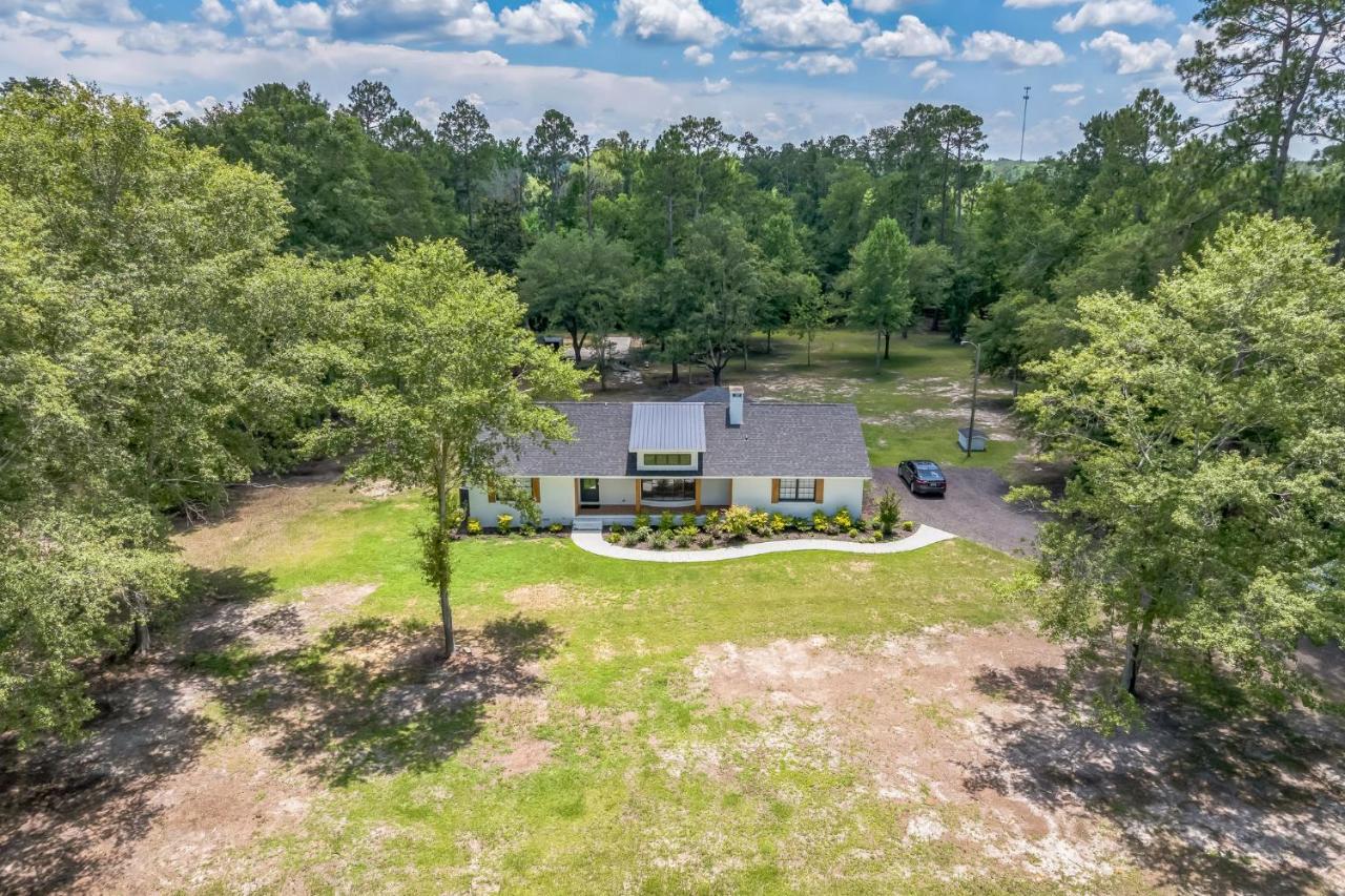 571) Large 2 bedroom on 4 Acres - B&B Sumter