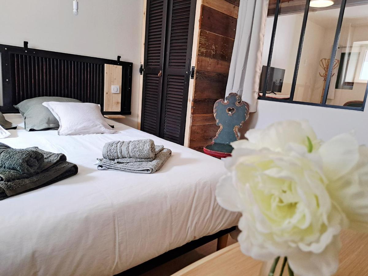 One-Bedroom Apartment with Terrace
