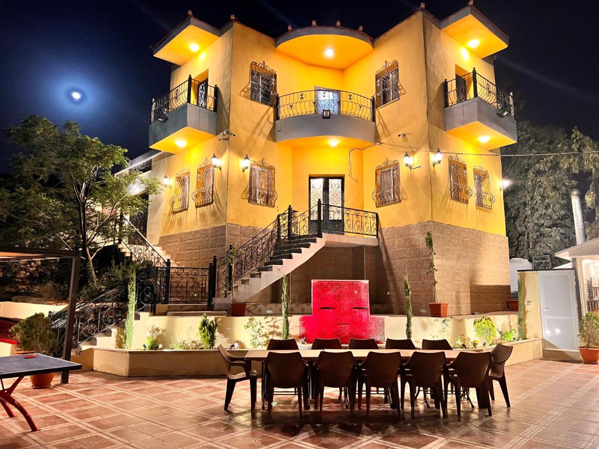 Tuscany Villa Jarash - B&B